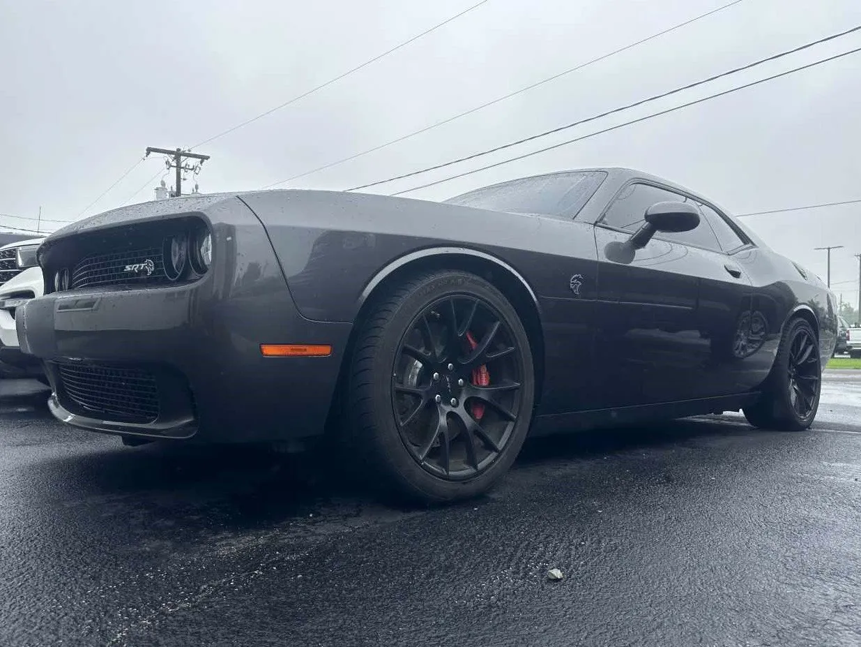2016 Dodge Challenger SRT Hellcat's photo