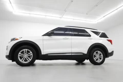 Photos of 2020 Ford Explorer XLT for sale in Clinton, MO at Jim Falk Motors