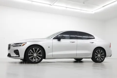 Photos of 2022 Volvo S60 Momentum for sale in Clinton, MO at Jim Falk Motors