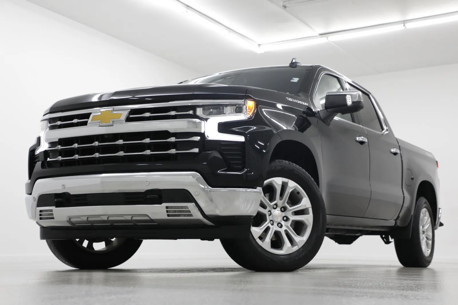 Black 2023 Chevrolet Silverado 1500 LTZ for sale in Clinton, MO