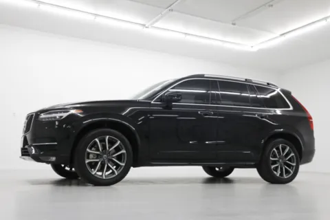 Photos of 2019 Volvo XC90 Momentum for sale in Clinton, MO at Jim Falk Motors