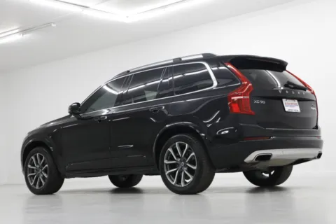 More photos of 2019 Volvo XC90 Momentum at Jim Falk Motors, MO