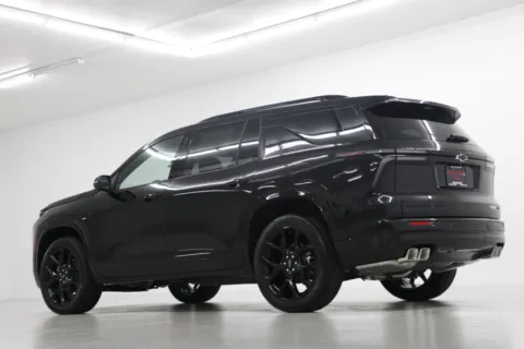 More photos of 2026 Chevrolet Traverse RS at Jim Falk Motors, MO