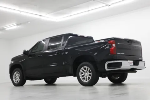 More photos of 2021 Chevrolet Silverado 1500 LT at Jim Falk Motors, MO