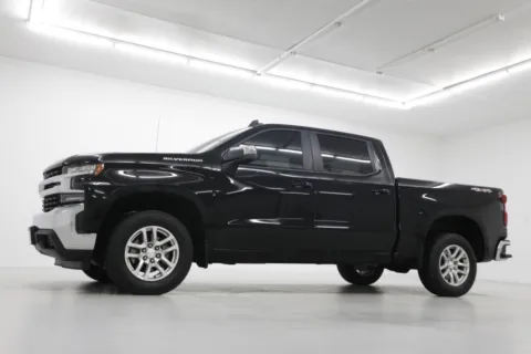 Photos of 2021 Chevrolet Silverado 1500 LT for sale in Clinton, MO at Jim Falk Motors
