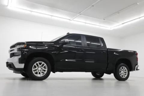 Photos of 2021 Chevrolet Silverado 1500 LT for sale in Clinton, MO at Jim Falk Motors