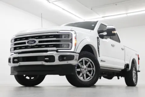 White 2023 Ford Super Duty F-350 SRW LARIAT for sale in Clinton, MO