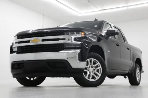 Black 2020 Chevrolet Silverado 1500 LT for sale in Clinton, MO
