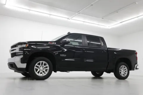 Photos of 2020 Chevrolet Silverado 1500 LT for sale in Clinton, MO at Jim Falk Motors