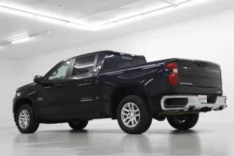 More photos of 2020 Chevrolet Silverado 1500 LT at Jim Falk Motors, MO