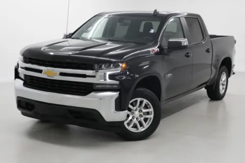 Black 2020 Chevrolet Silverado 1500 LT for sale in Clinton, MO