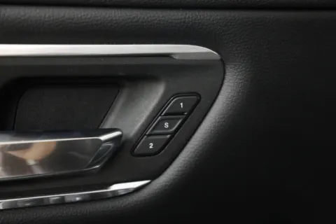 More photos of 2021 Ram 1500 Laramie at Jim Falk Motors, MO