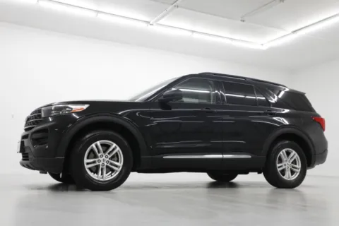 Photos of 2020 Ford Explorer XLT for sale in Clinton, MO at Jim Falk Motors