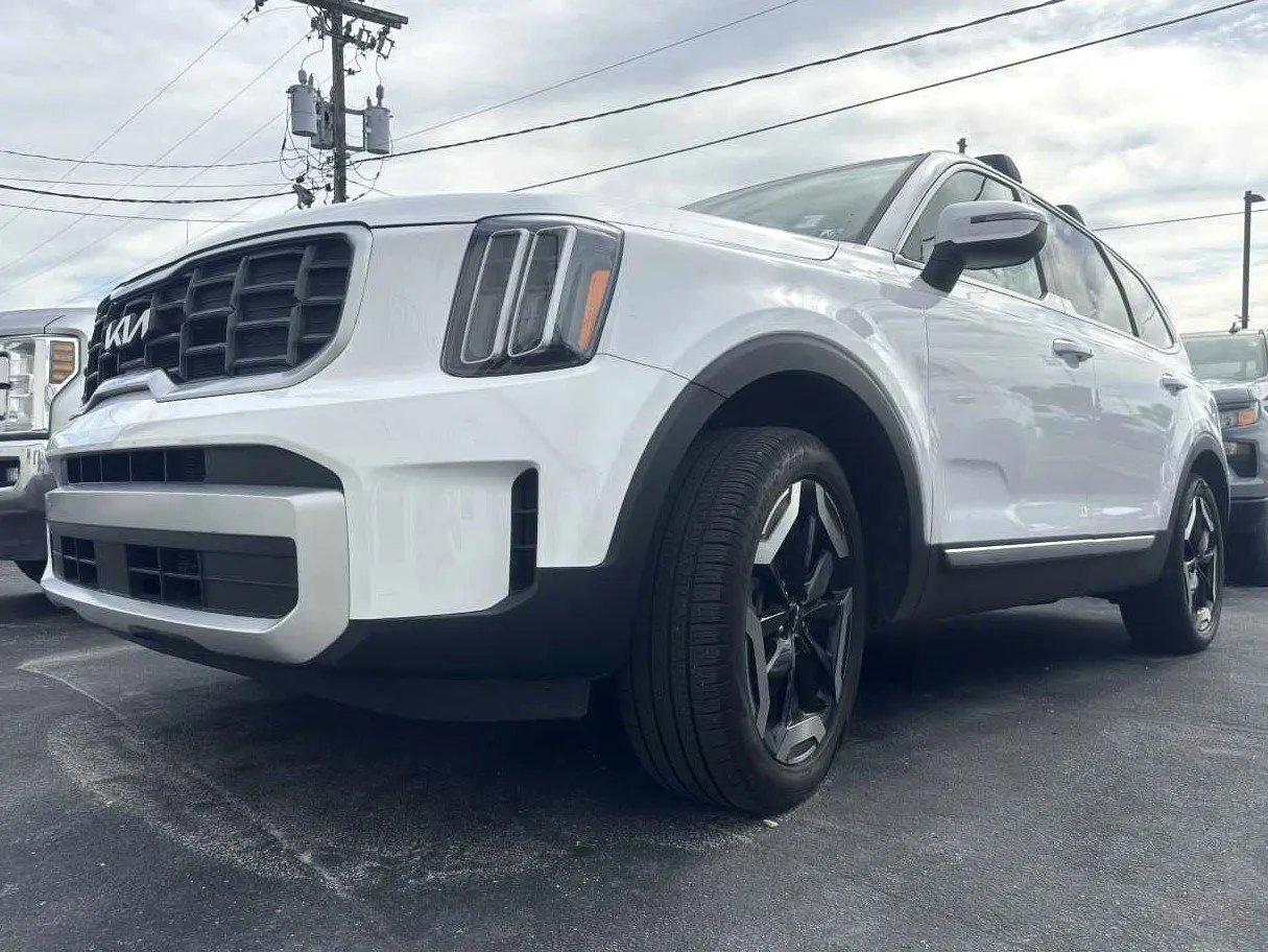 2025 Kia Telluride S AWD's photo