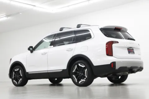 More photos of 2025 Kia Telluride S at Jim Falk Motors, MO