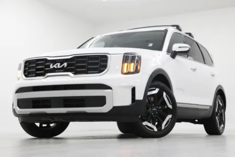 White 2025 Kia Telluride S for sale in Clinton, MO