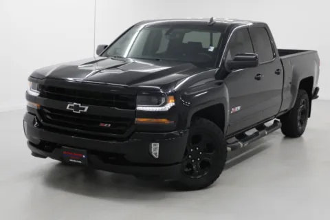 Black 2018 Chevrolet Silverado 1500 LT for sale in Clinton, MO