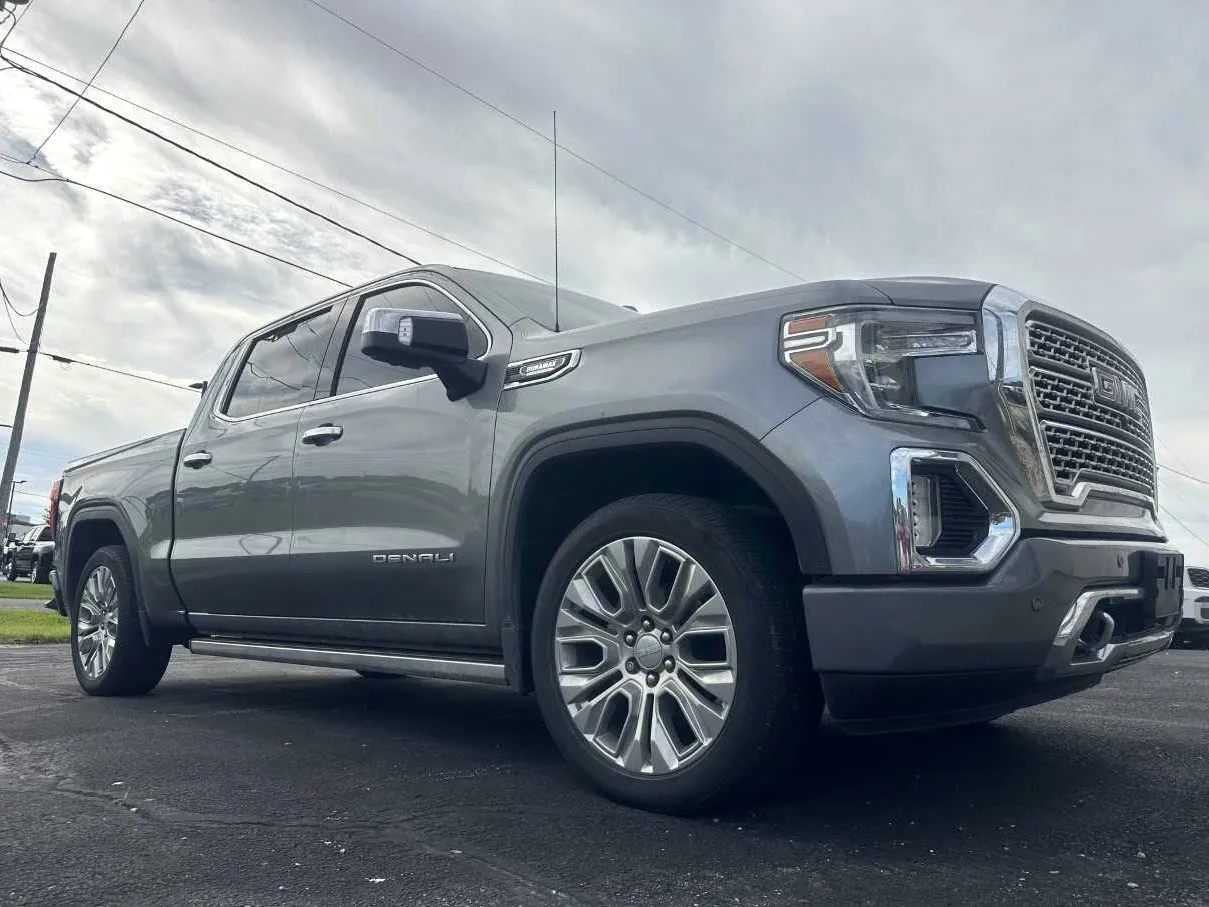 2021 GMC Sierra 4WD Crew Cab Short Box Denali's photo