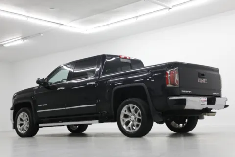 More photos of 2018 GMC Sierra 1500 SLT at Jim Falk Motors, MO