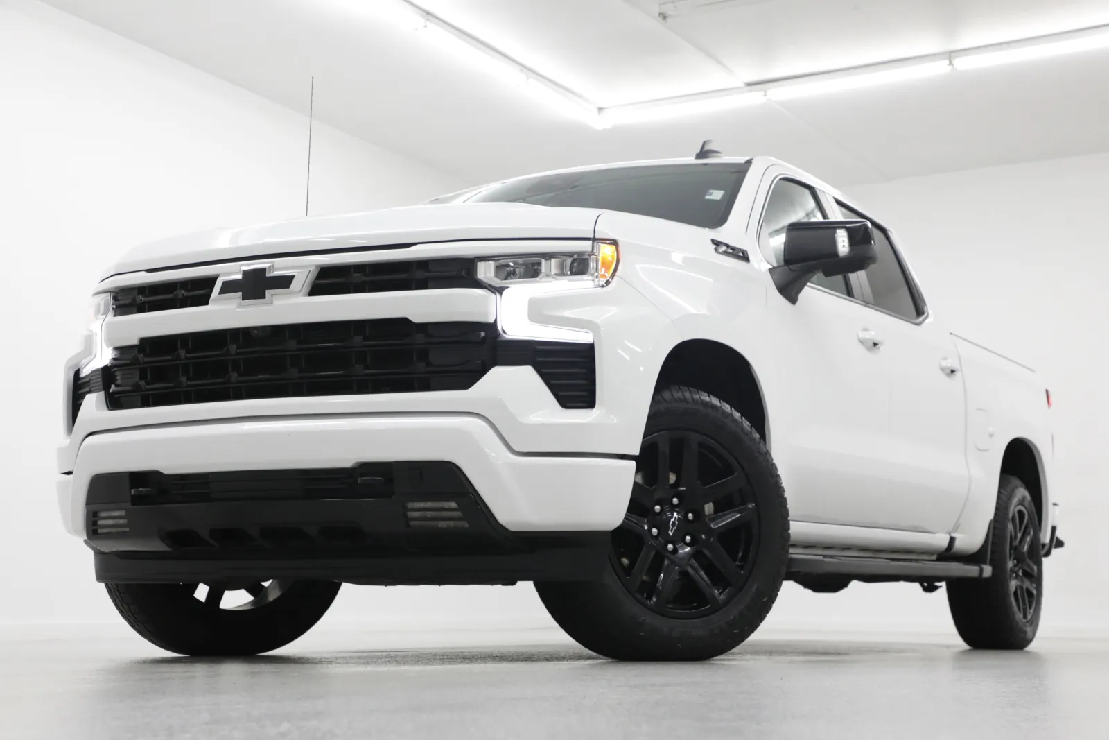 White 2023 Chevrolet Silverado 1500 RST for sale in Clinton, MO