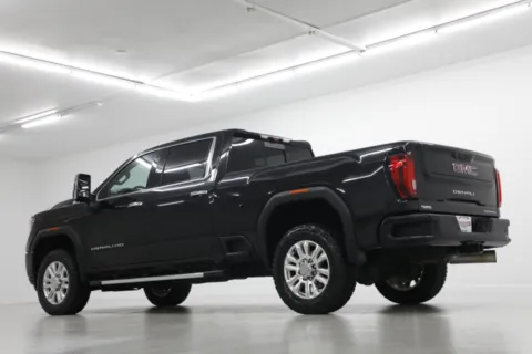 More photos of 2022 GMC Sierra 2500HD Denali at Jim Falk Motors, MO
