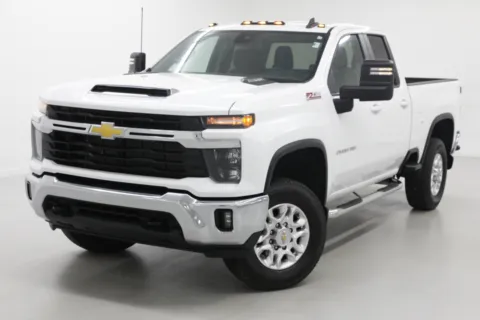 More photos of 2025 Chevrolet Silverado 2500HD LT at Jim Falk Motors, MO