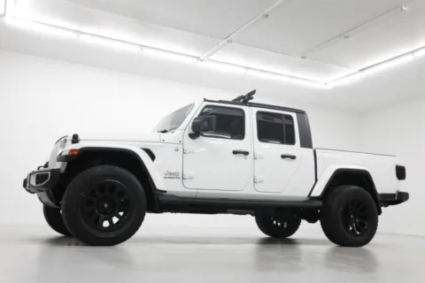 Photos of 2021 Jeep Gladiator Overland for sale in Clinton, MO at Jim Falk Motors