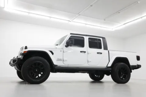 Photos of 2021 Jeep Gladiator Overland for sale in Clinton, MO at Jim Falk Motors