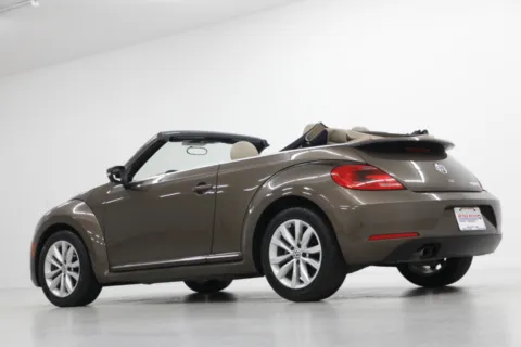 More photos of 2013 Volkswagen Beetle Convertible 2.0L TDI at Jim Falk Motors, MO