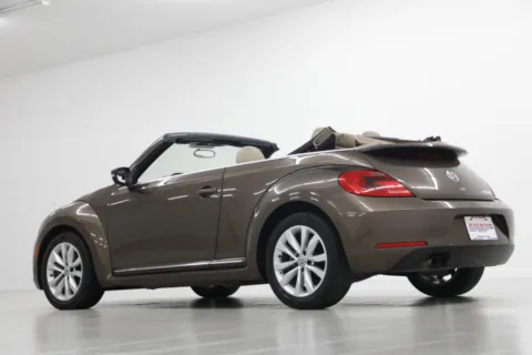 More photos of 2013 Volkswagen Beetle Convertible 2.0L TDI at Jim Falk Motors, MO