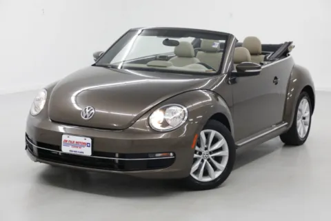 More photos of 2013 Volkswagen Beetle Convertible 2.0L TDI at Jim Falk Motors, MO