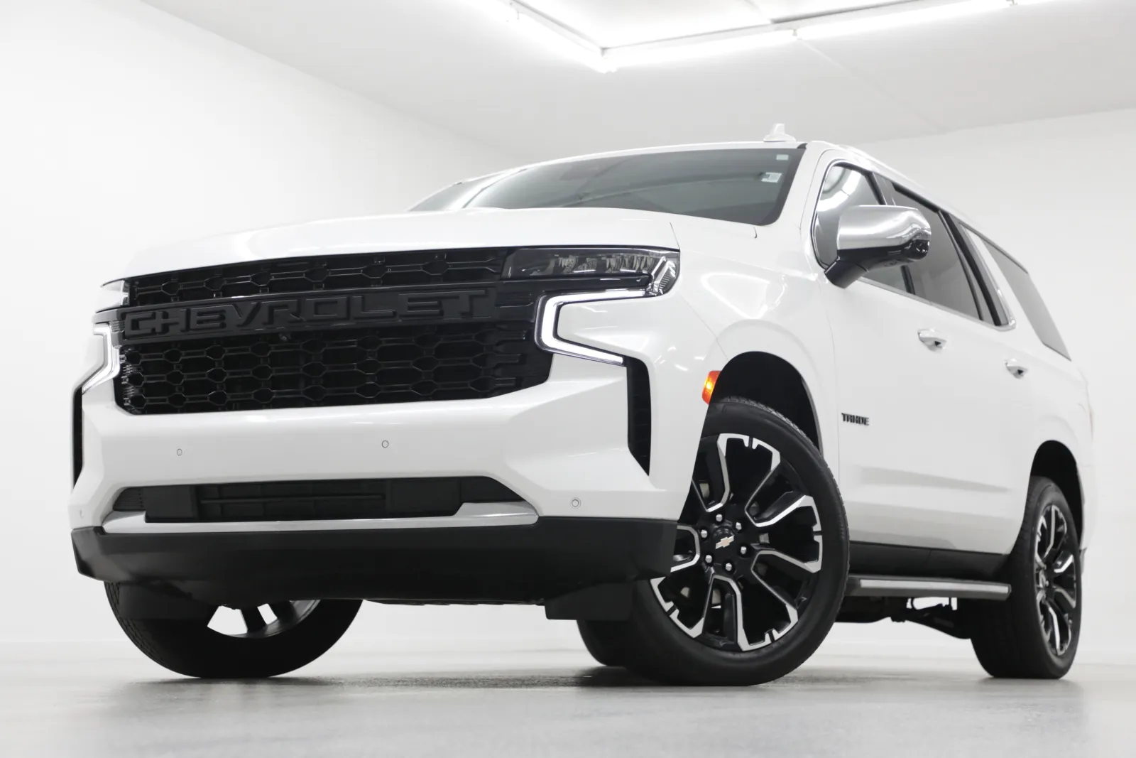 White 2024 Chevrolet Tahoe Premier for sale in Clinton, MO