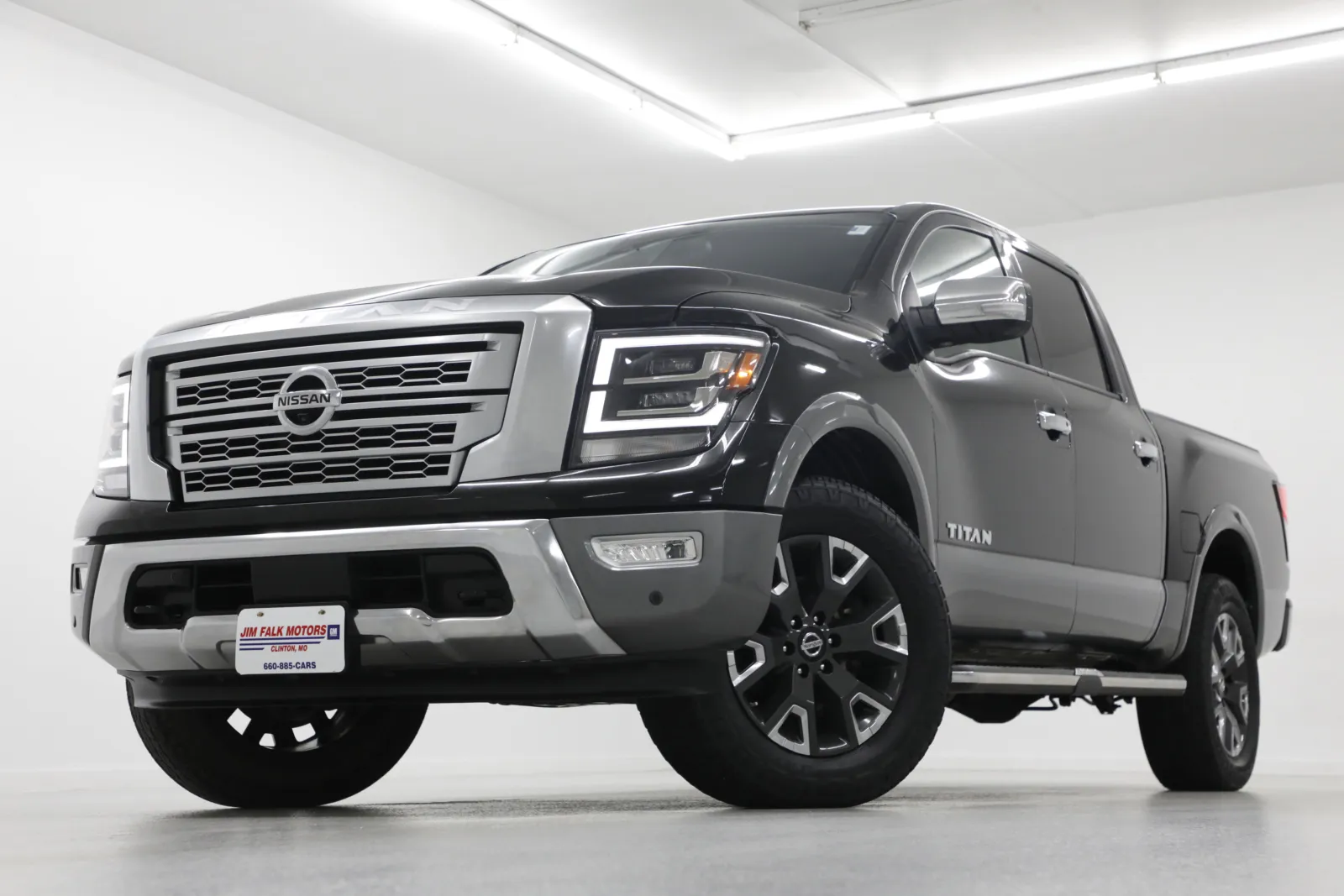Black 2022 Nissan Titan Platinum Reserve for sale in Clinton, MO