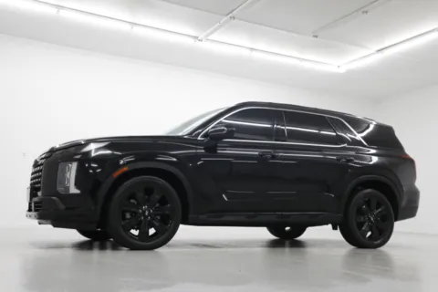 Photos of 2023 Hyundai Palisade XRT for sale in Clinton, MO at Jim Falk Motors