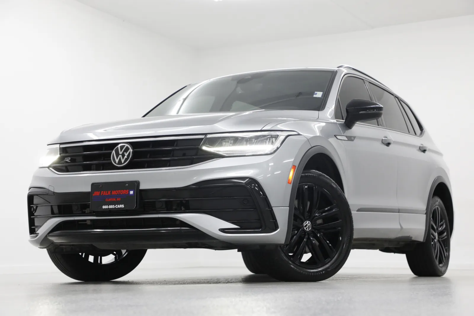 Silver 2022 Volkswagen Tiguan SE R-Line for sale in Clinton, MO