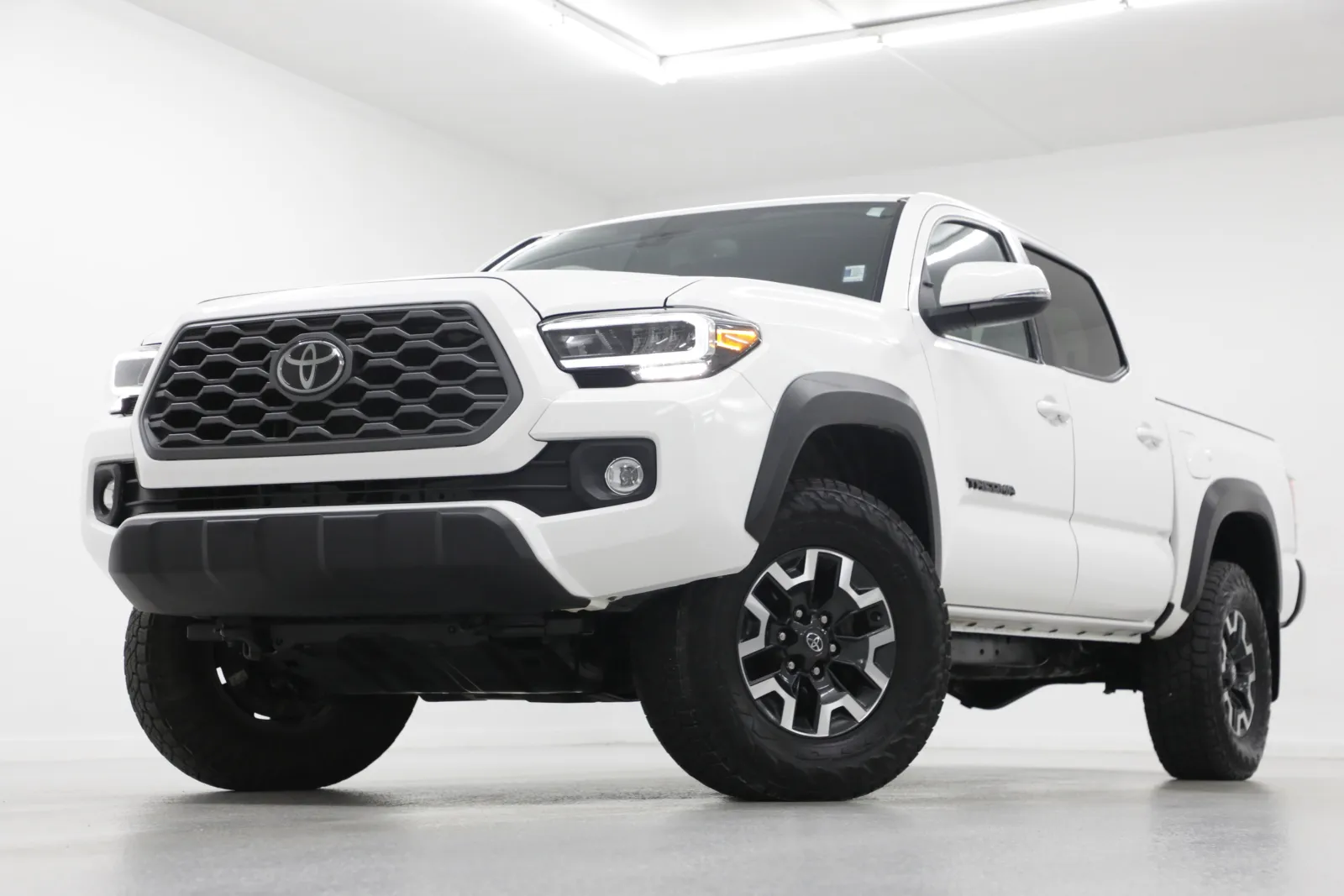 White 2023 Toyota Tacoma Off-Road for sale in Clinton, MO