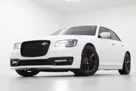 White 2023 Chrysler 300 C for sale in Clinton, MO