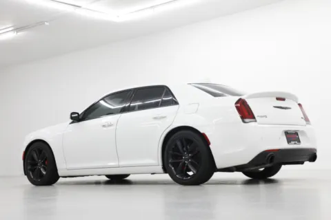 More photos of 2023 Chrysler 300 C at Jim Falk Motors, MO