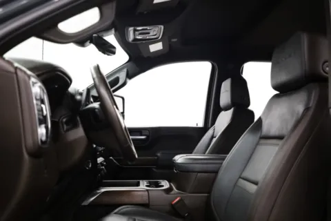 More photos of 2022 GMC Sierra 2500HD Denali at Jim Falk Motors, MO