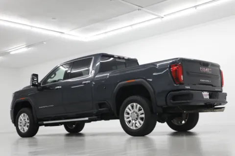 More photos of 2022 GMC Sierra 2500HD Denali at Jim Falk Motors, MO