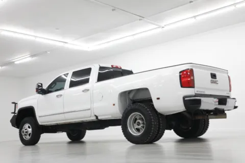 More photos of 2019 GMC Sierra 3500HD DRW Denali at Jim Falk Motors, MO