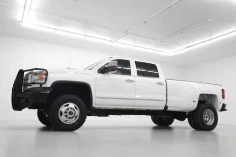 Photos of 2019 GMC Sierra 3500HD DRW Denali for sale in Clinton, MO at Jim Falk Motors