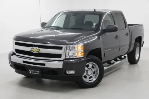 Gray 2011 Chevrolet Silverado 1500 LT for sale in Clinton, MO