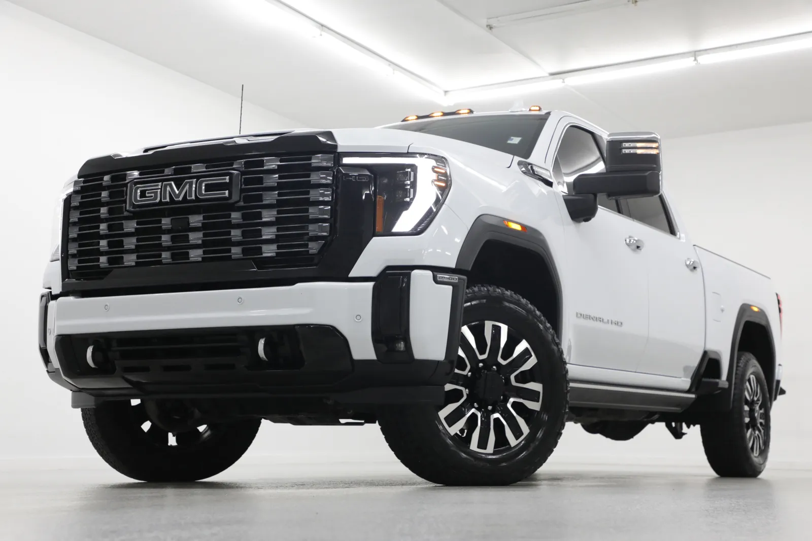2026 GMC Sierra 4WD Crew Cab Long Box Denali Ultimate's photo