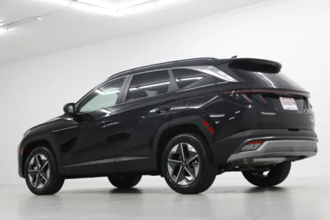More photos of 2025 Hyundai Tucson Hybrid SEL Convenience at Jim Falk Motors, MO