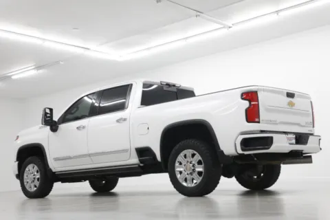 More photos of 2024 Chevrolet Silverado 2500HD High Country at Jim Falk Motors, MO
