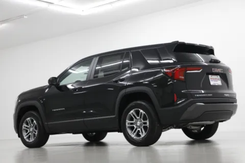More photos of 2027 GMC Terrain Elevation at Jim Falk Motors, MO