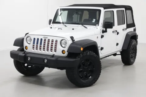 White 2017 Jeep Wrangler Unlimited Sport for sale in Clinton, MO