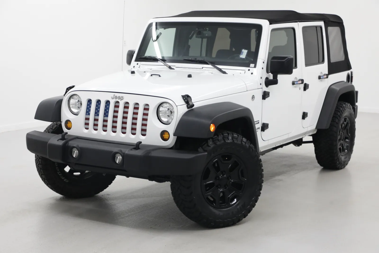 White 2017 Jeep Wrangler Unlimited Sport for sale in Clinton, MO