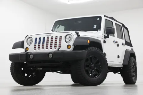 White 2017 Jeep Wrangler Unlimited Sport for sale in Clinton, MO